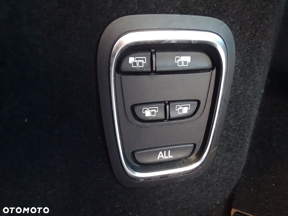 Renault Grand Scenic TCe 140 GPF BLACK EDITION - 32