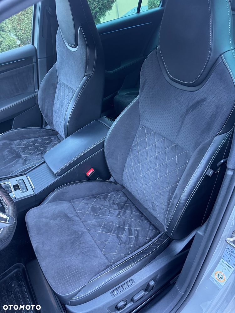 Skoda Superb 2.0 TDI DSG Sportline - 31