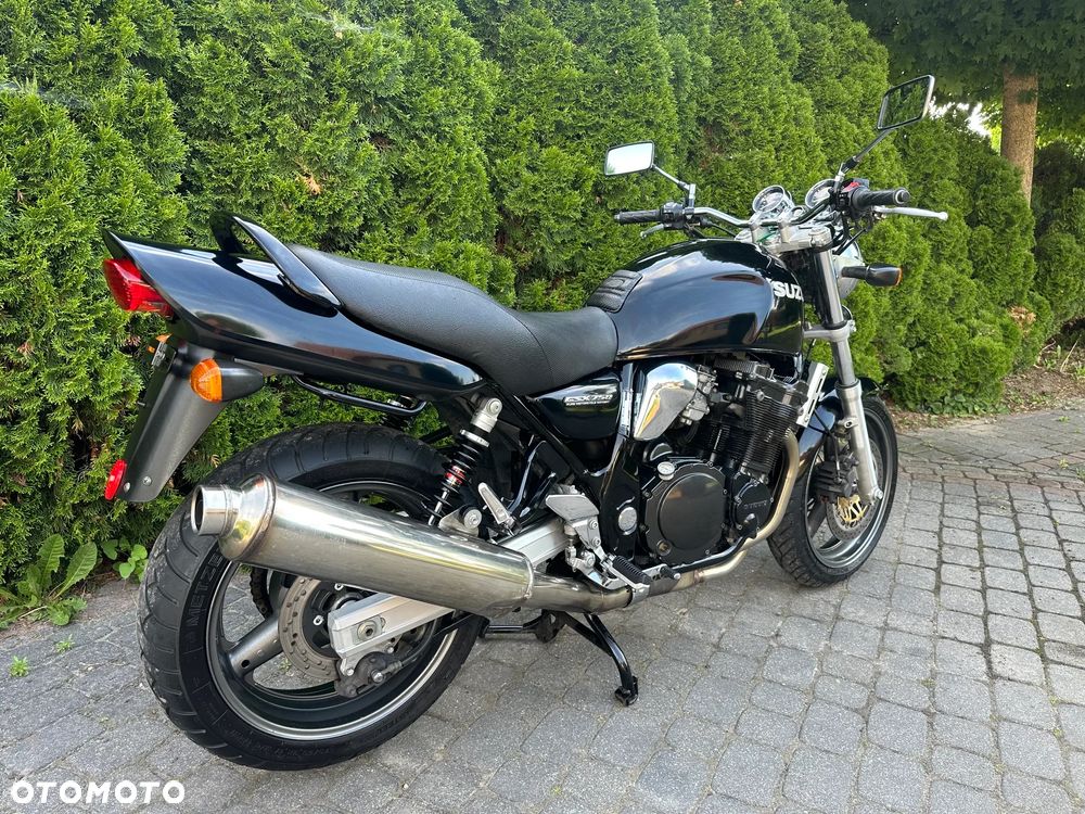 Suzuki GSX - 6