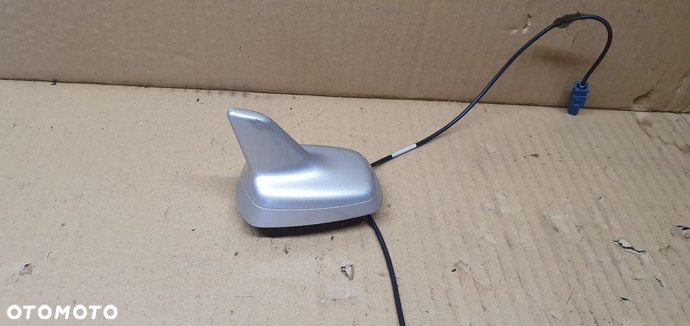 Antena dachowa radia GPS Audi A8 D3 4E0035503R - 3