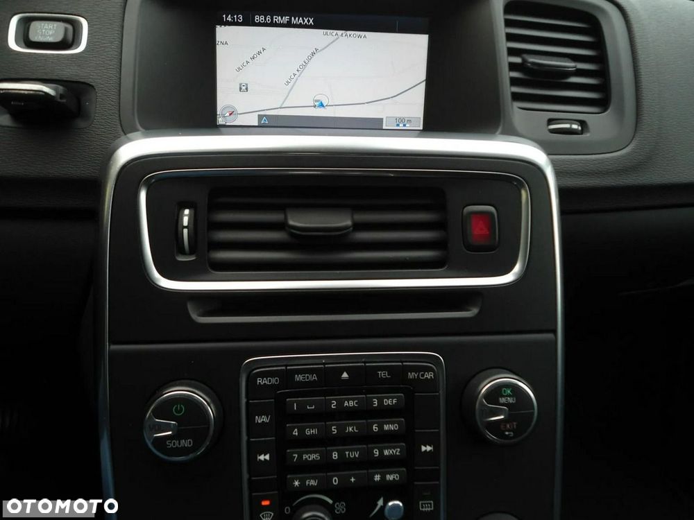 Volvo V60 D2 Momentum - 30