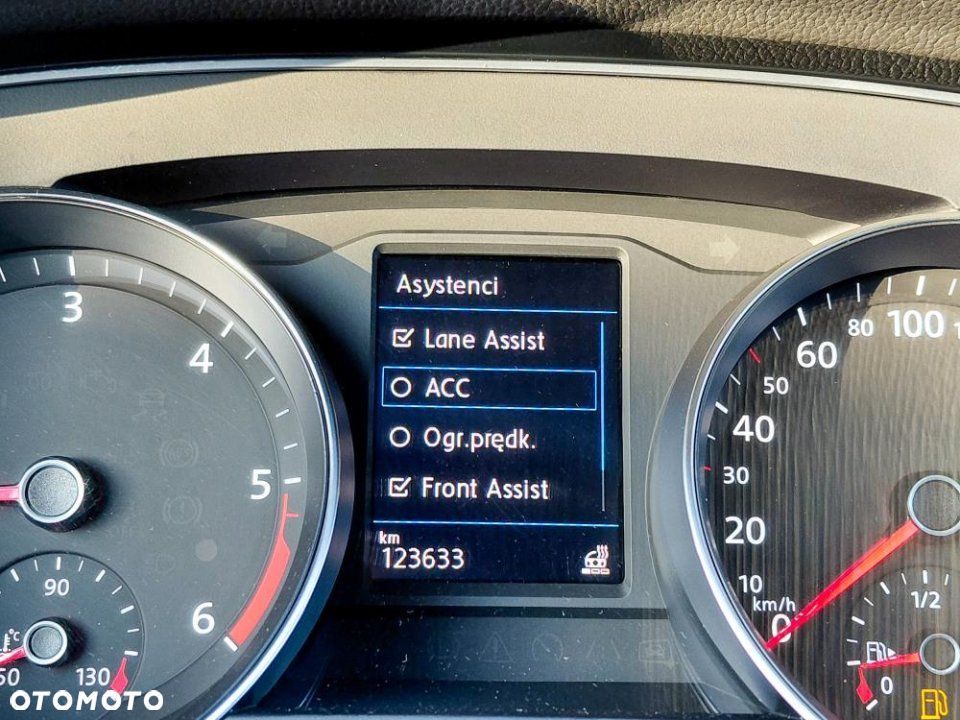 Volkswagen Passat - 34