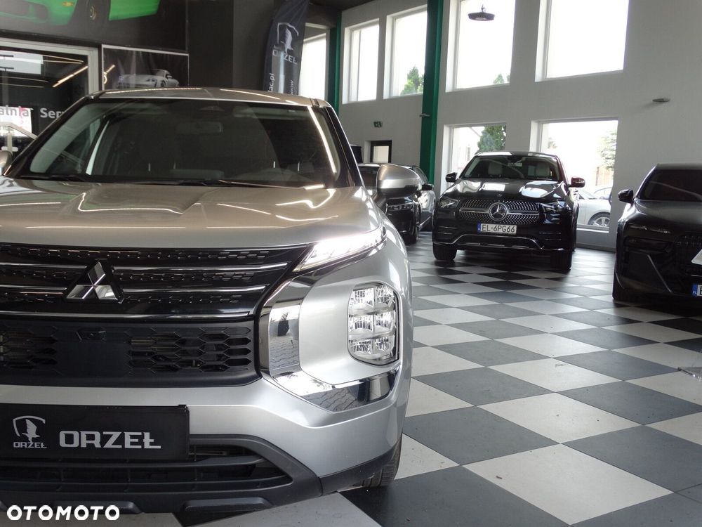 Mitsubishi Outlander - 32
