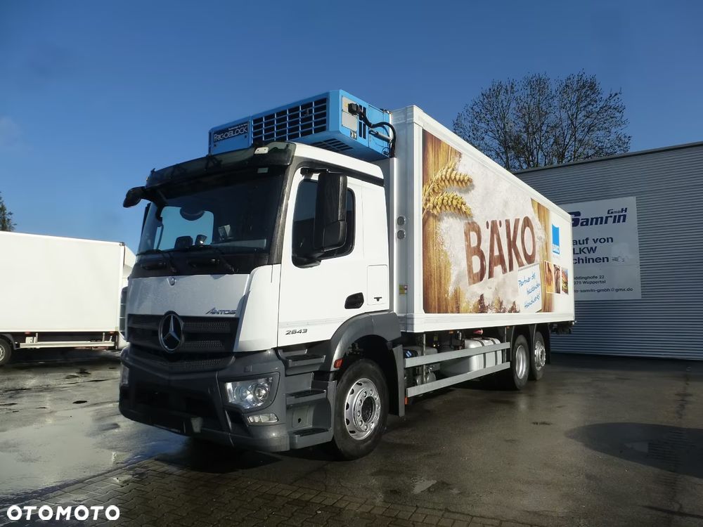 Mercedes-Benz ACTROS ANTOS 2543 6X2 CHŁODNIA IZOTERMA OS SKRĘTNA PODNOSZONA SUPER STAN - 1