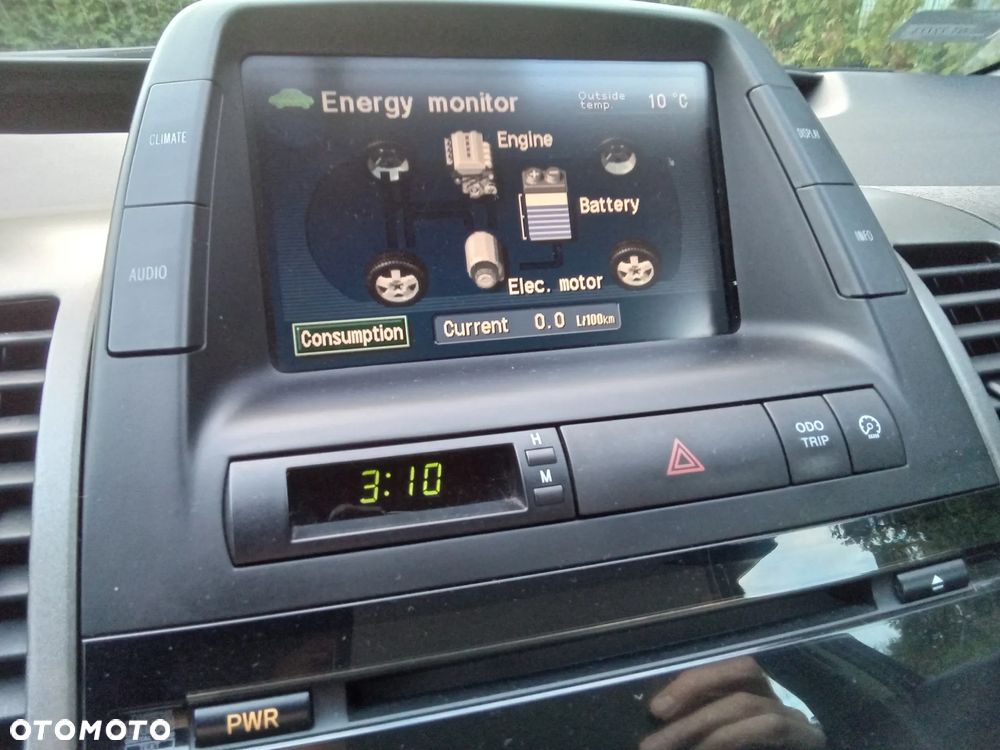 Toyota Prius 1.5 VVT-i Sol - 19