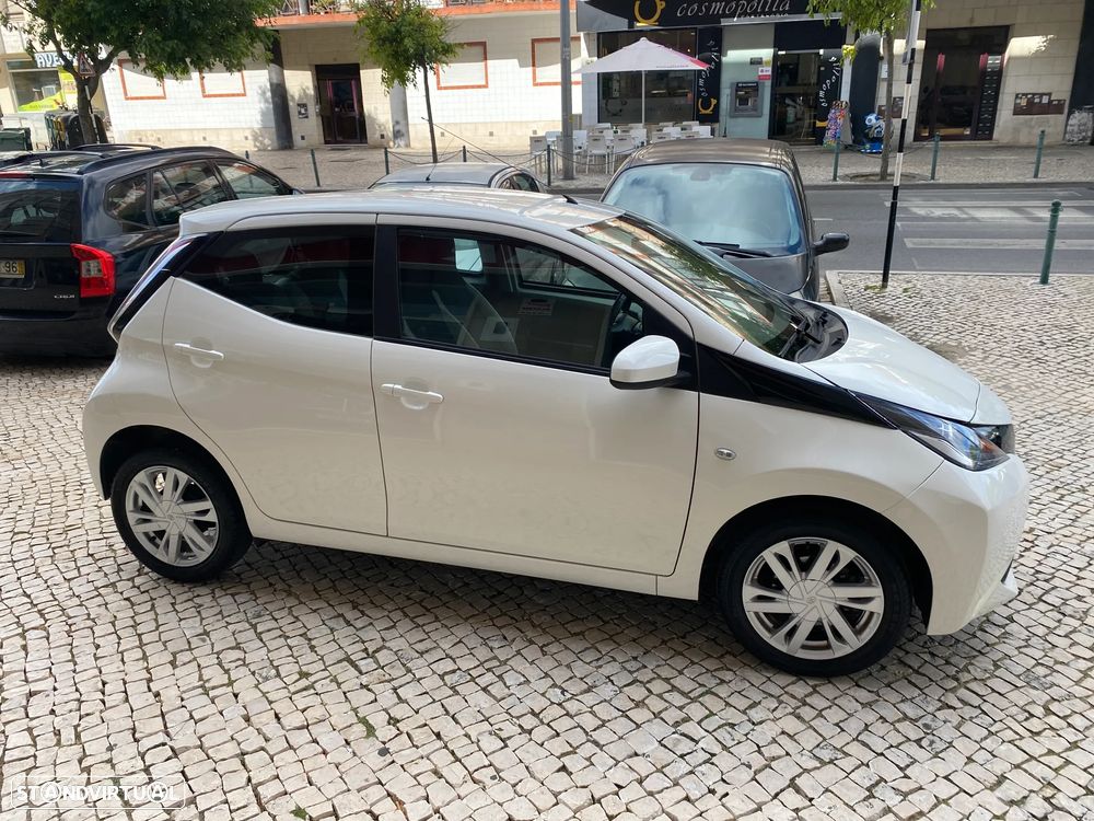 Toyota Aygo x-play touch - 18