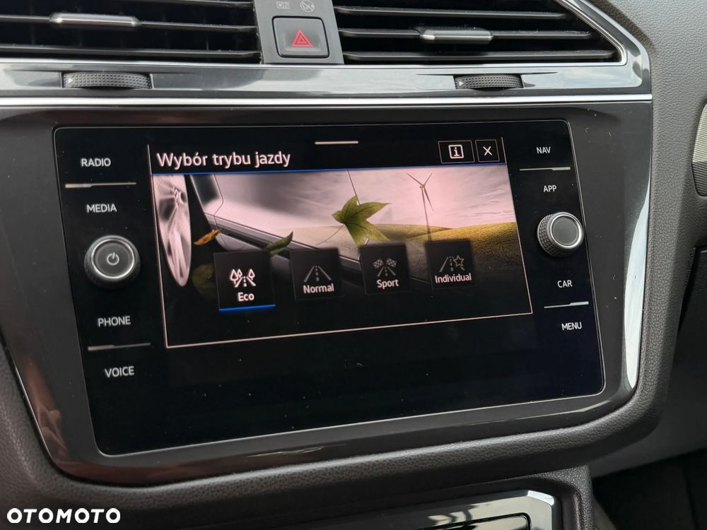 Volkswagen Tiguan Allspace 2.0 TSI 4Mot Life DSG 7os - 17