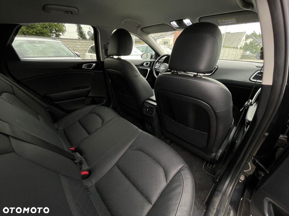 Kia XCeed 1.5 T-GDI Business Line DCT - 16