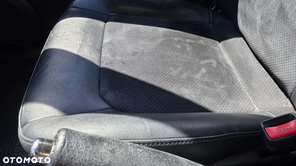 Mitsubishi Outlander 2.0 Turbo 4WD - 13