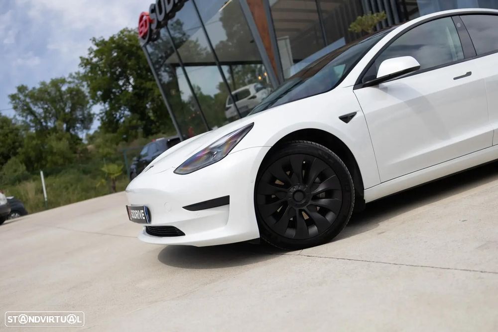 Tesla Model 3 - 7