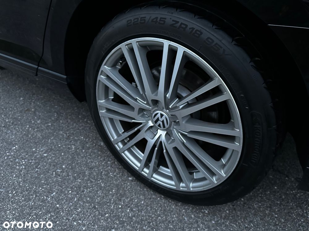 Volkswagen Passat - 24