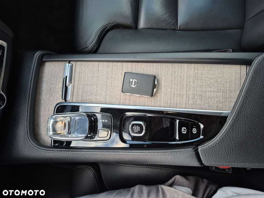 Volvo S90 - 17