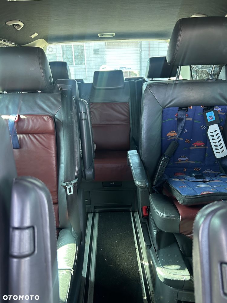 Volkswagen Multivan - 13