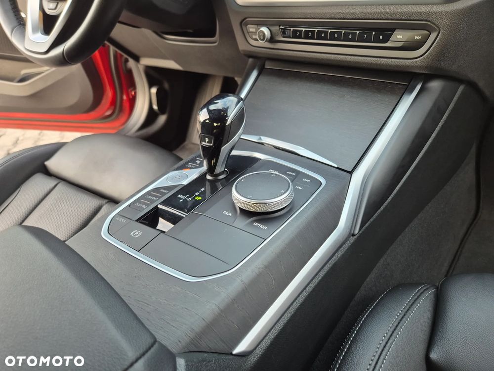 BMW Seria 3 330i xDrive Sport Line - 13
