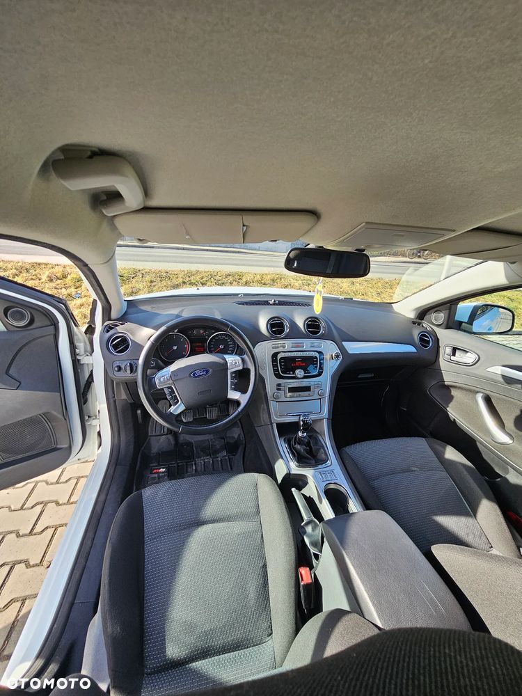 Ford Mondeo 2.0 TDCi Ghia - 7