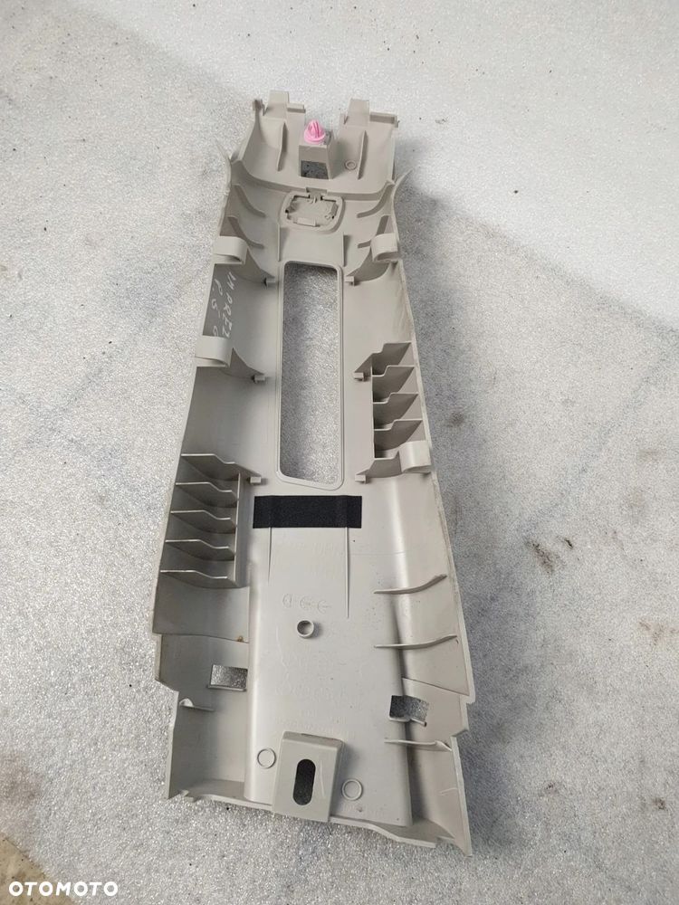 OSŁONA SŁUPKA ŚRODKOWEGO LEWA IMPREZA GP - 5