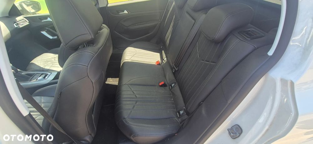 Peugeot 308 1.2 PureTech Allure S&S - 22