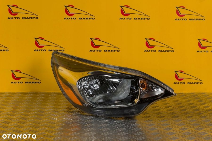 KIA RIO IV SEDAN 2012- REFLEKTOR LAMPA PRZÓD R USA - 2
