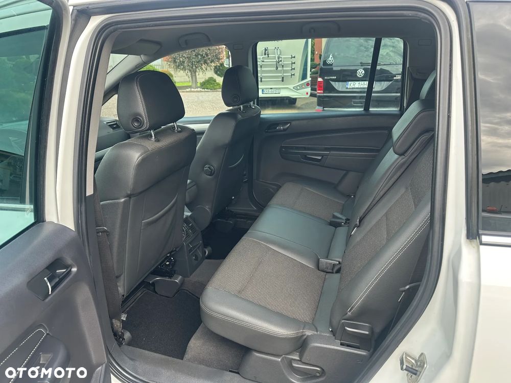 Opel Zafira - 9