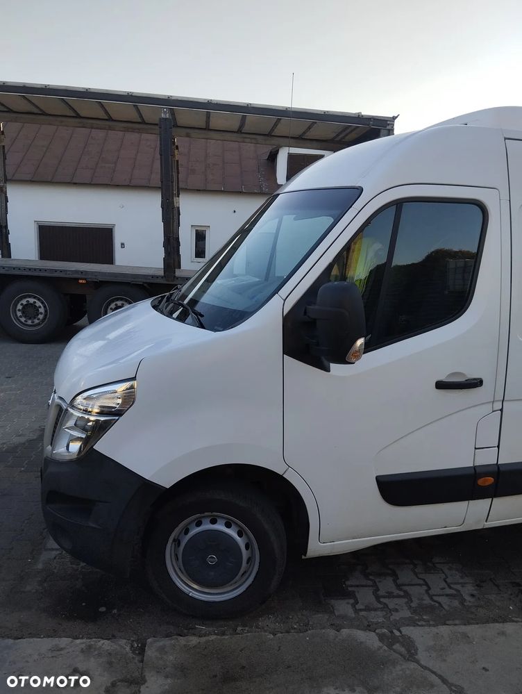 Nissan NV400 - 4