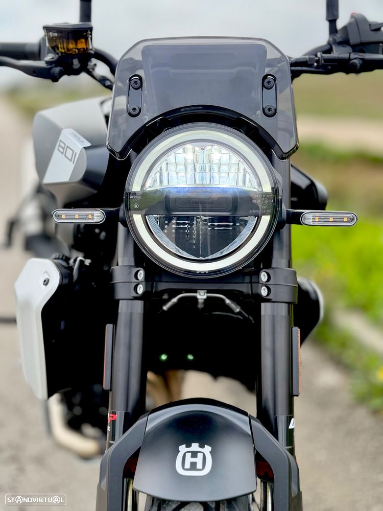 Husqvarna Svartpilen 801 - 18