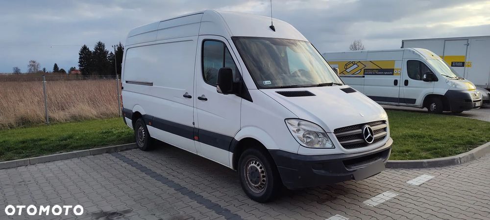 Mercedes-Benz SPRINTER 216 - 3