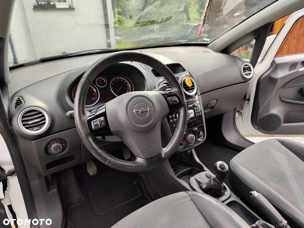 Opel Corsa 1.4 16V - 8