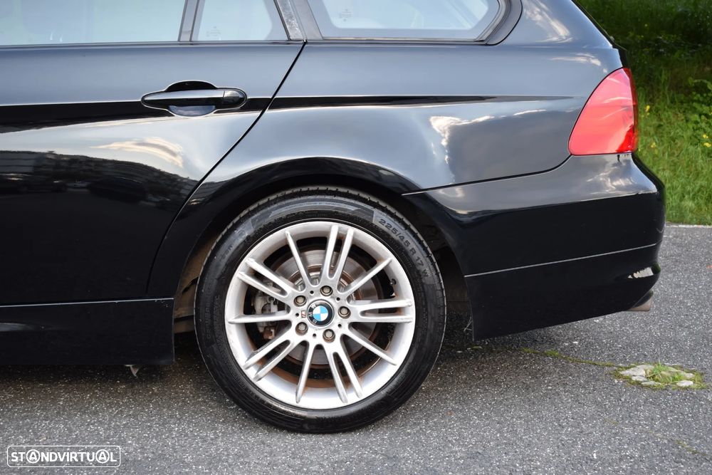 BMW 318 d Navigation Sport - 38