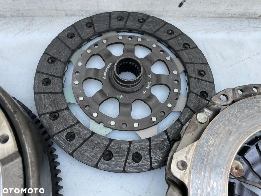 SPRZĘGŁO KOŁO ZAMACHOWE 7568006 323064210 BMW E90 2.0 N46B20B - 5