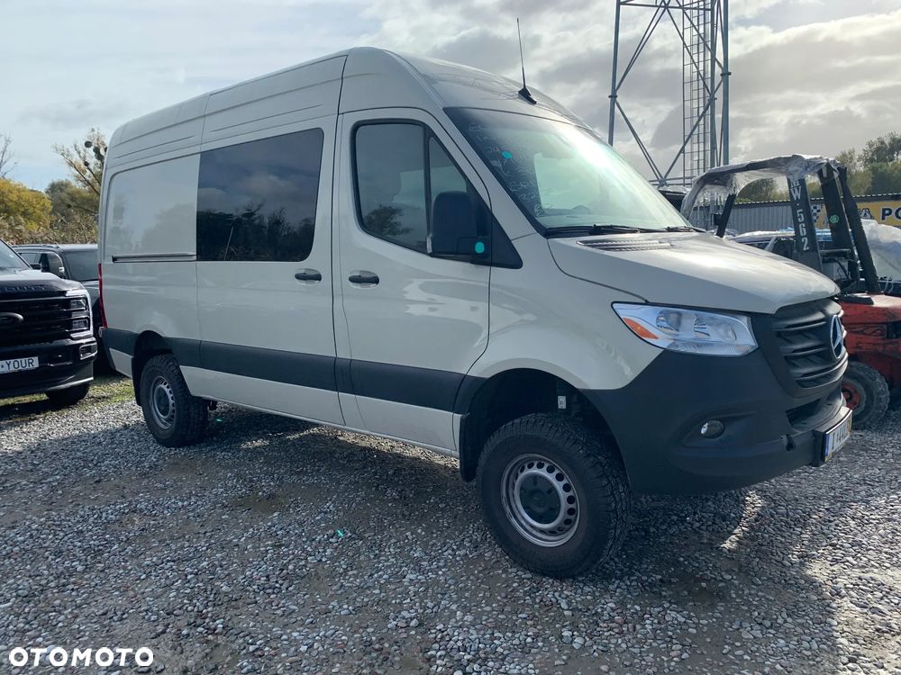 Mercedes-Benz Sprinter - 22