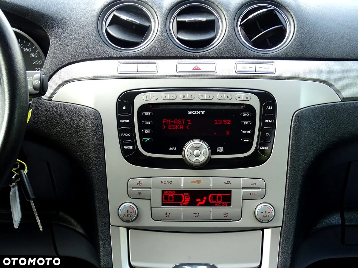 Ford Galaxy 2.0 TDCi Ambiente - 19