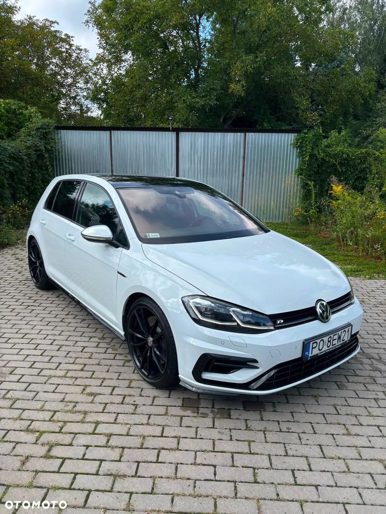 Volkswagen Golf - 1