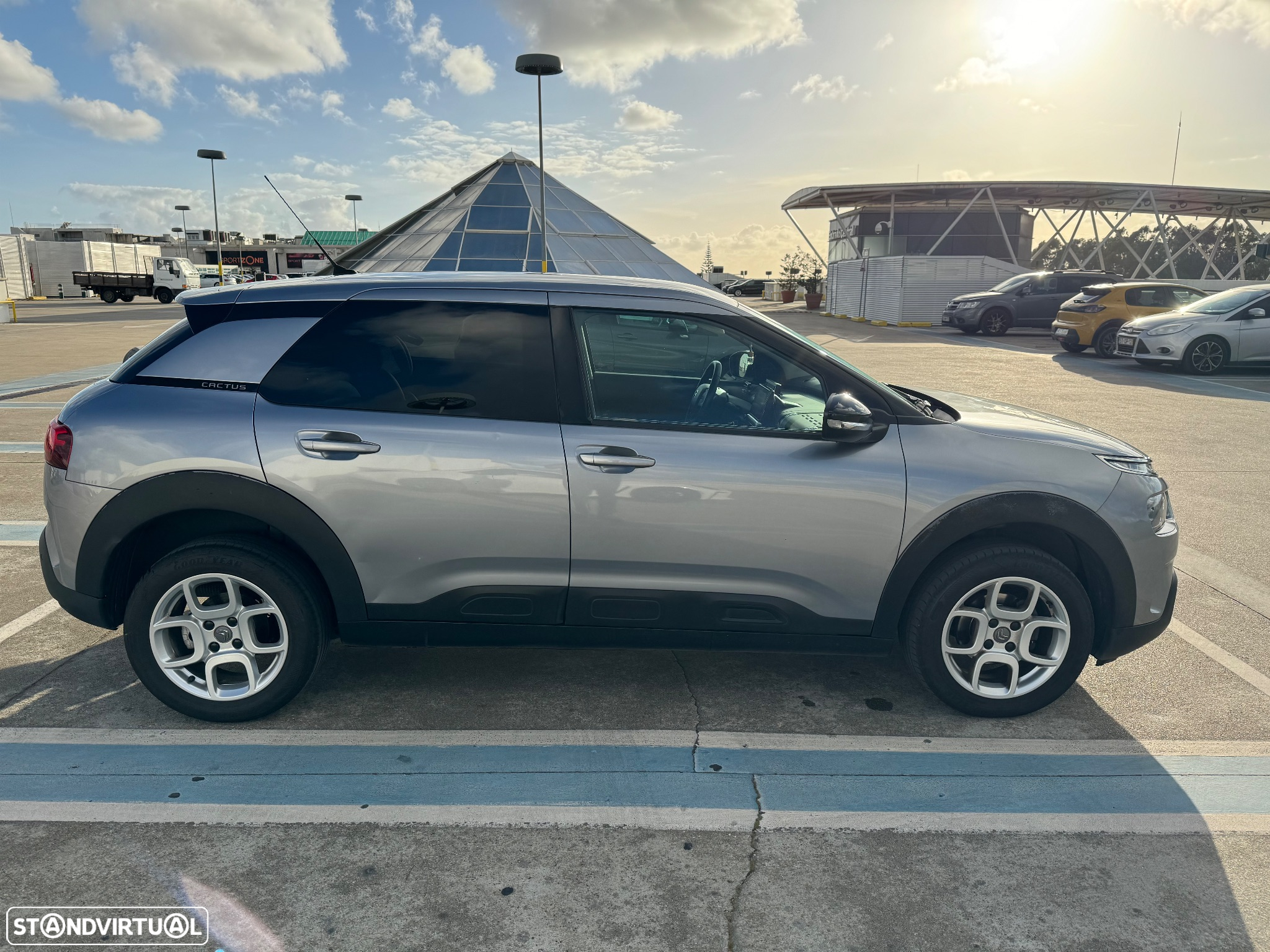Citroën C4 Cactus 1.2 PureTech Feel EAT6 - 5