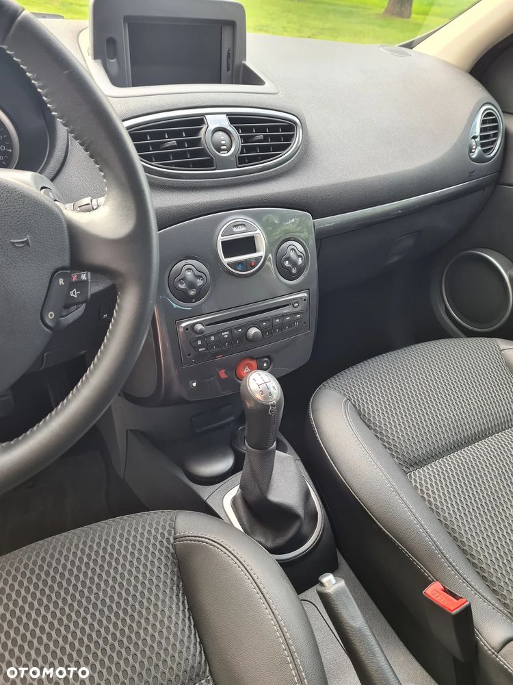 Renault Clio - 12