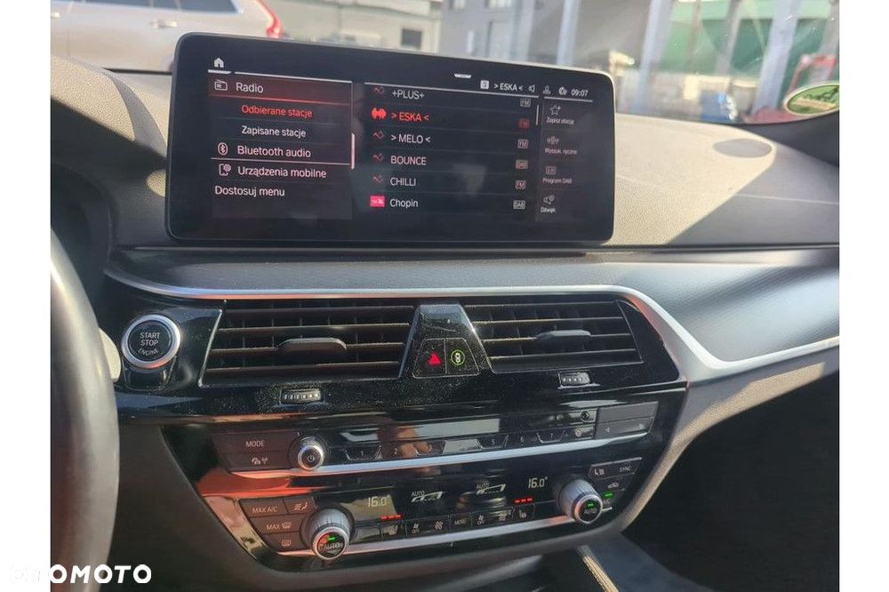 BMW Seria 5 520d xDrive - 10