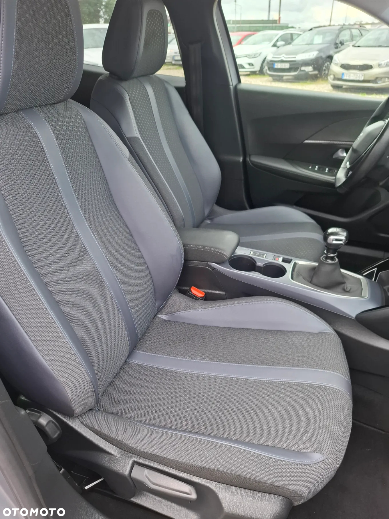 Peugeot 2008 1.2 PureTech Allure Pack S&S - 35