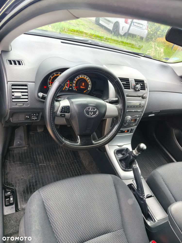 Toyota Corolla - 19