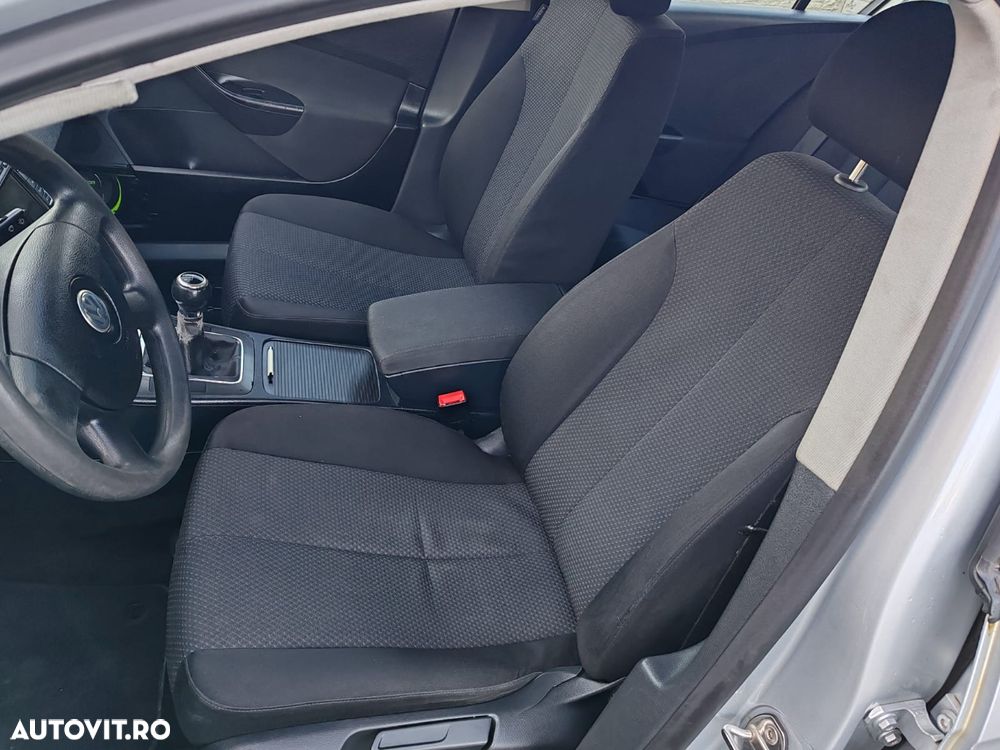 Volkswagen Passat - 12