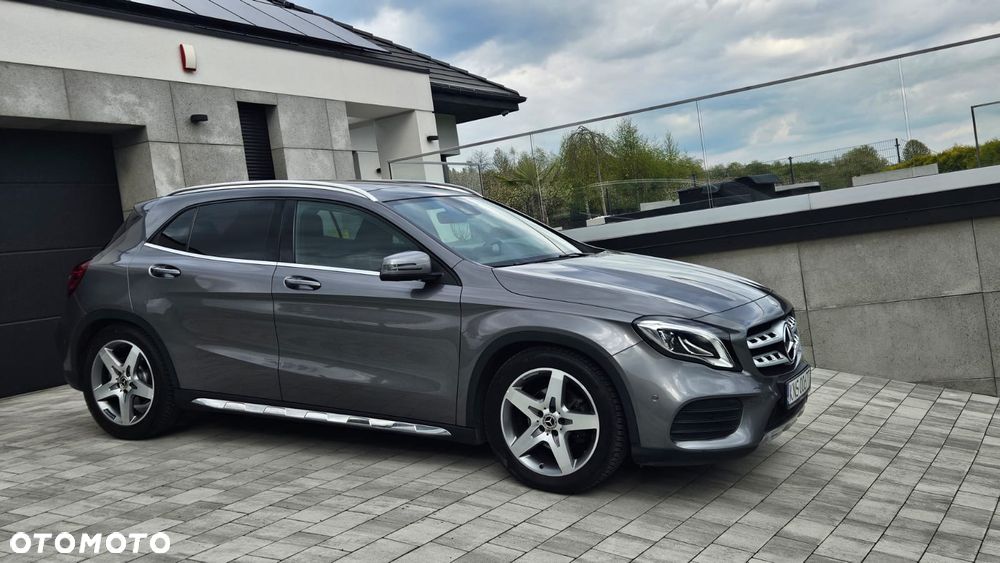 Mercedes-Benz GLA 200 7G-DCT AMG Line - 20