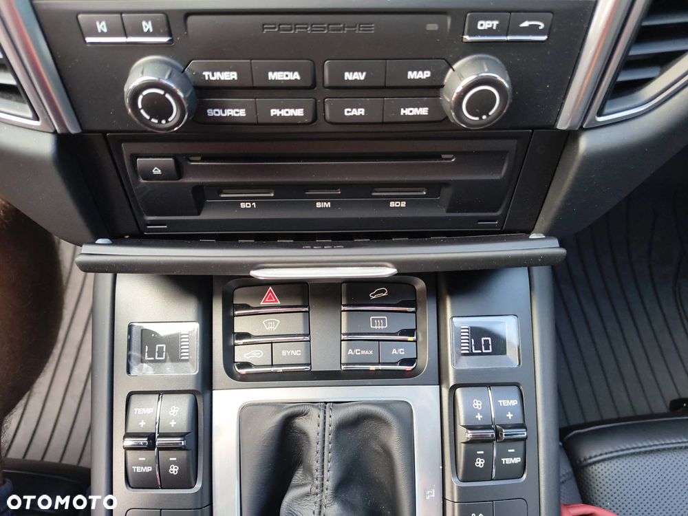 Porsche Macan Turbo - 15
