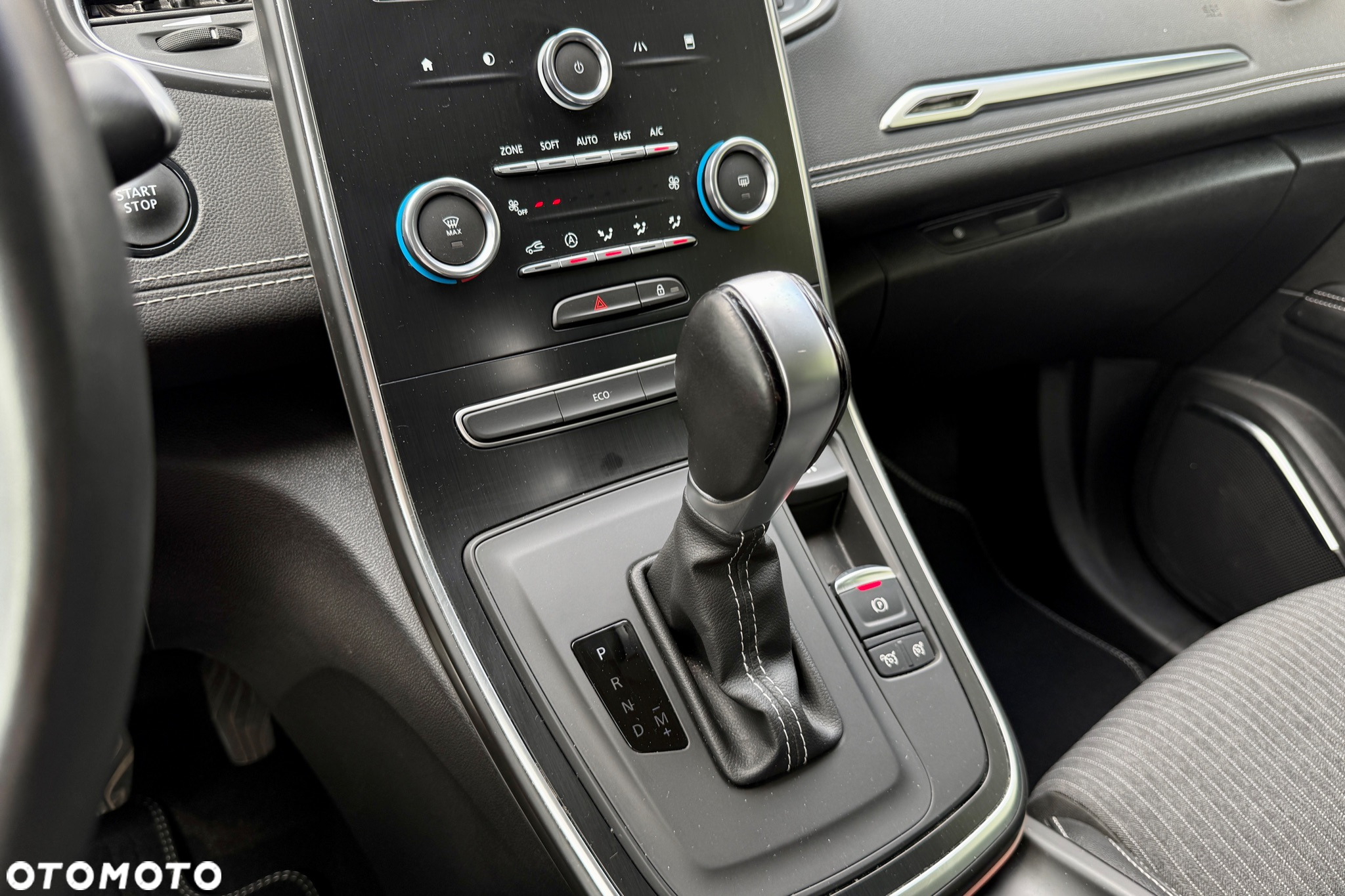 Renault Grand Scenic - 27