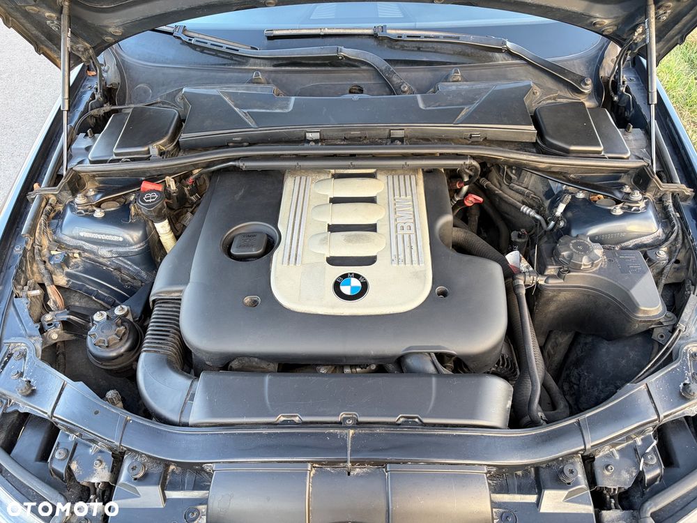 BMW Seria 3 330d - 24