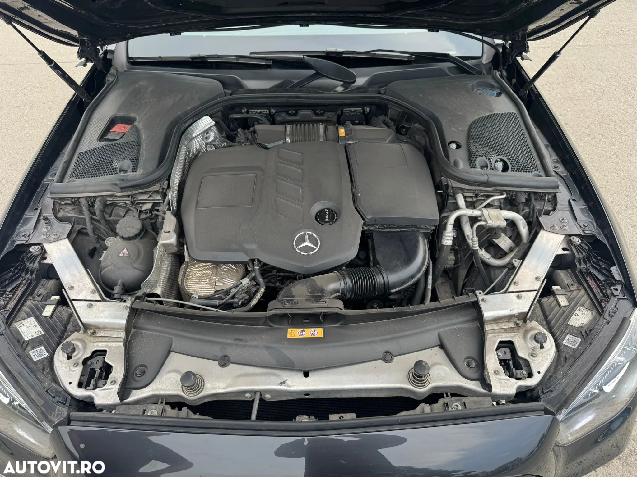 Mercedes-Benz E 220 d 4MATIC Aut. - 16