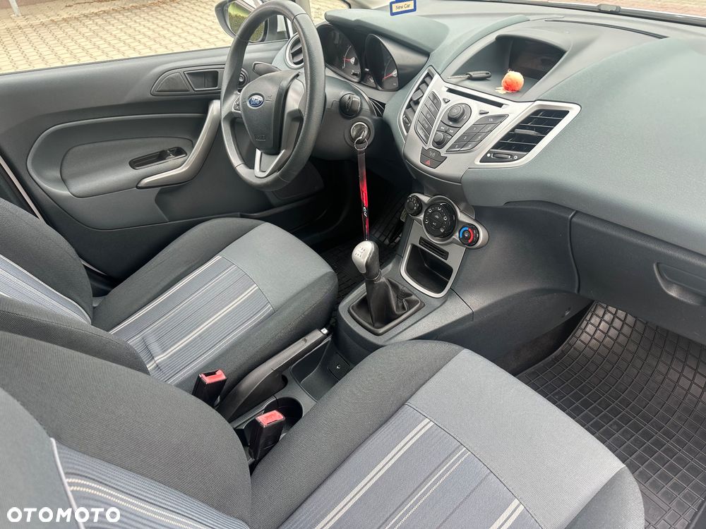 Ford Fiesta 1.4 Trend - 9