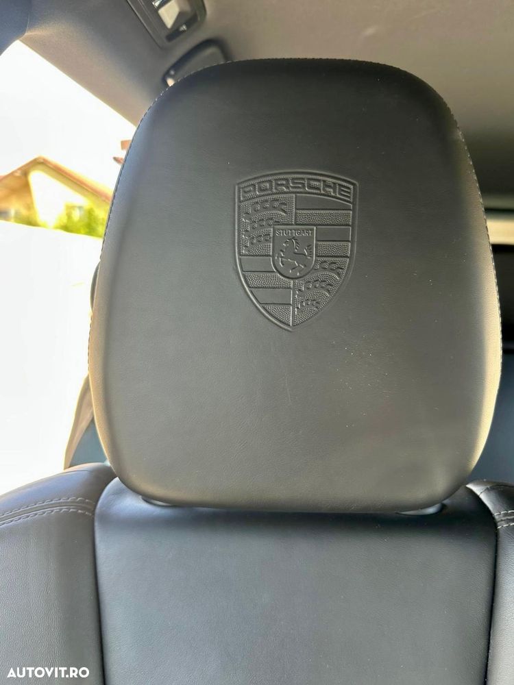 Porsche Cayenne Platinum Edition - 12