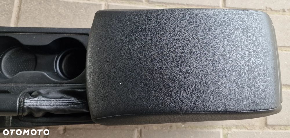 TUNEL ŚRODKOWY PODŁOKIETNIK SKÓRA SEAT LEON III HB - 5