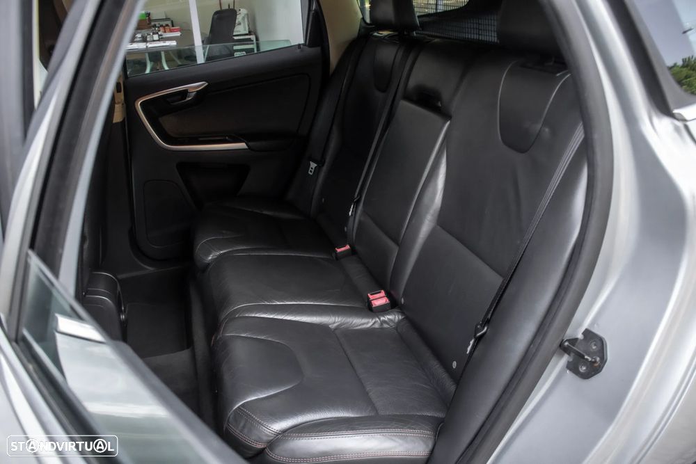 Volvo XC 60 2.0 D3 Drive - 29
