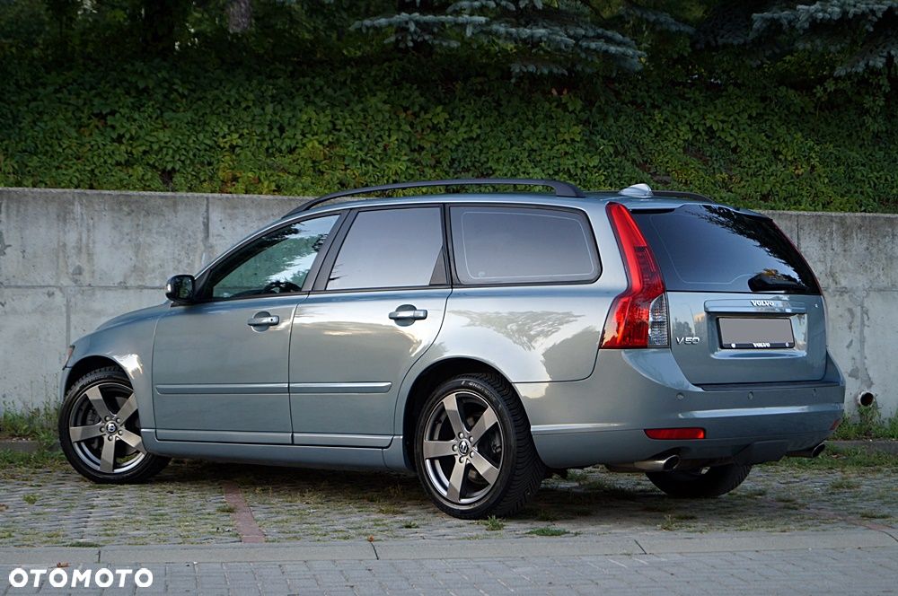 Volvo V50 D5 Momentum - 8
