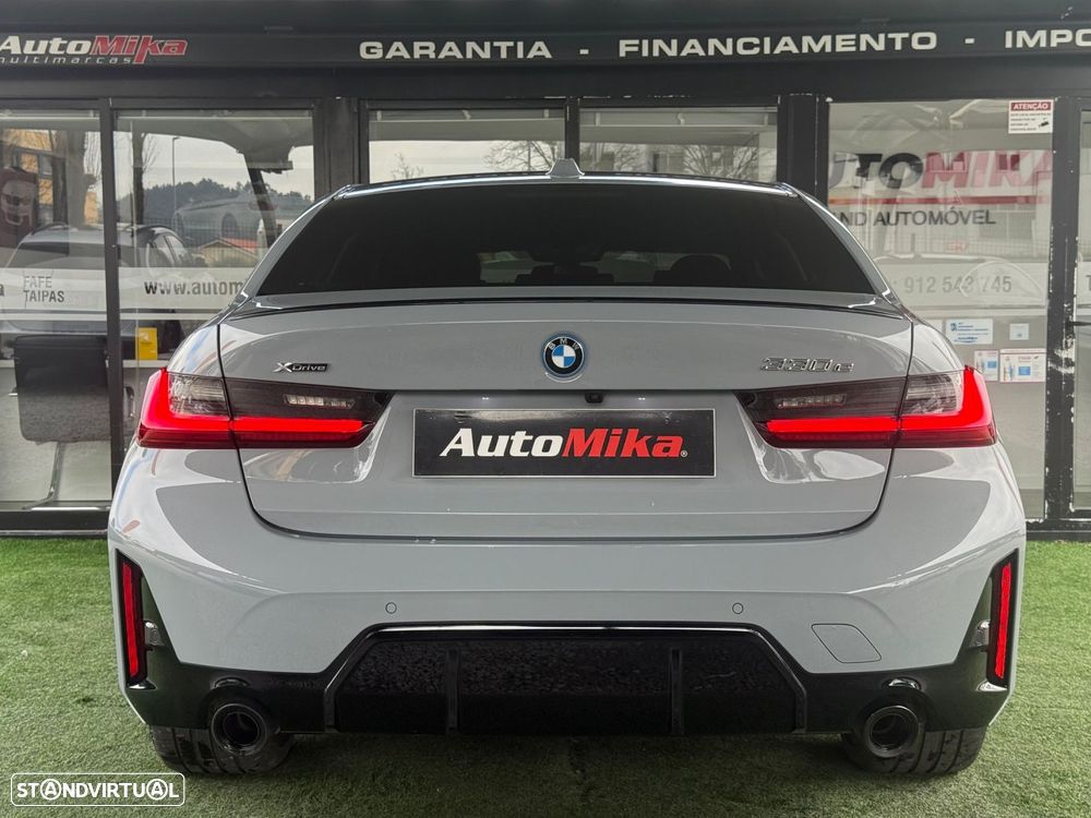 BMW 330 e Pack Desportivo M Auto - 12