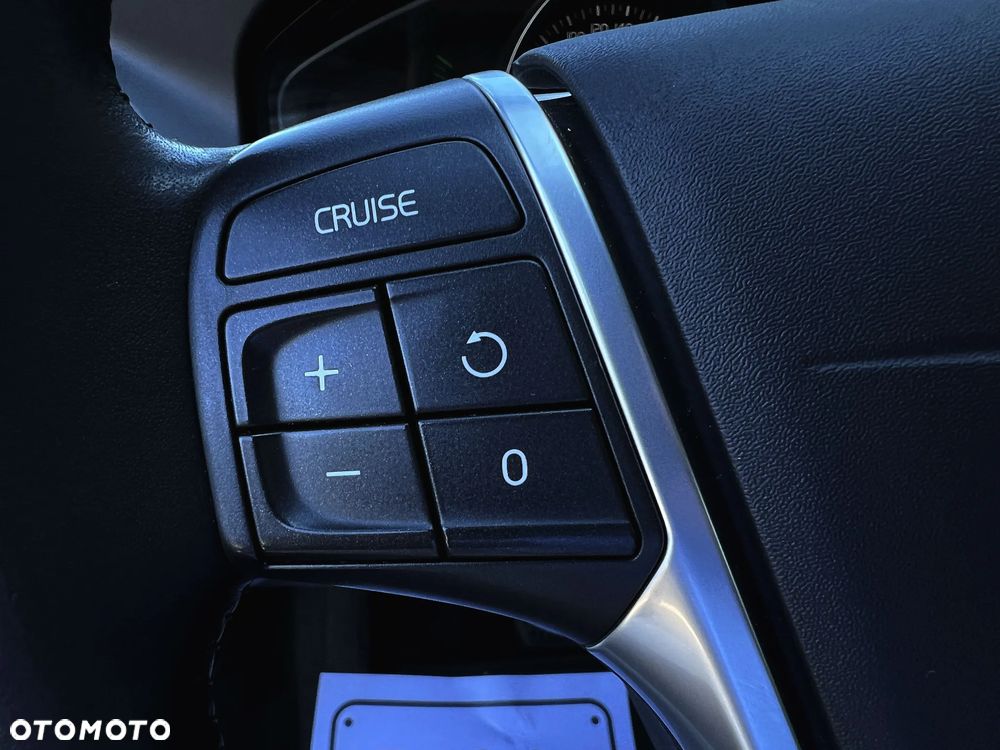 Volvo XC 60 D4 Momentum - 23